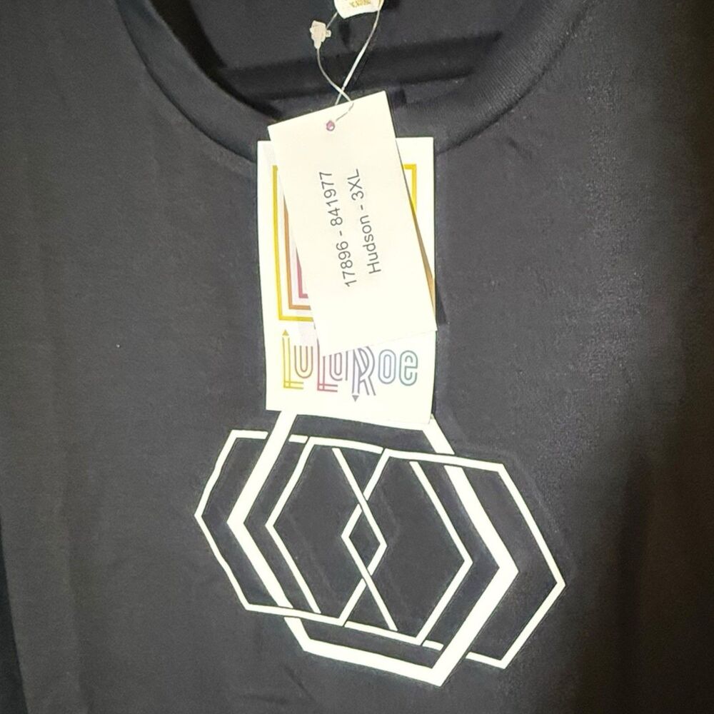 LulaRoe Hudson 3XL Black And White Geometric Long sleeves NWT HTF Unicorn - Picture 2 of 5